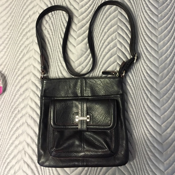 🚫SOLD🚫 Black cross body purse