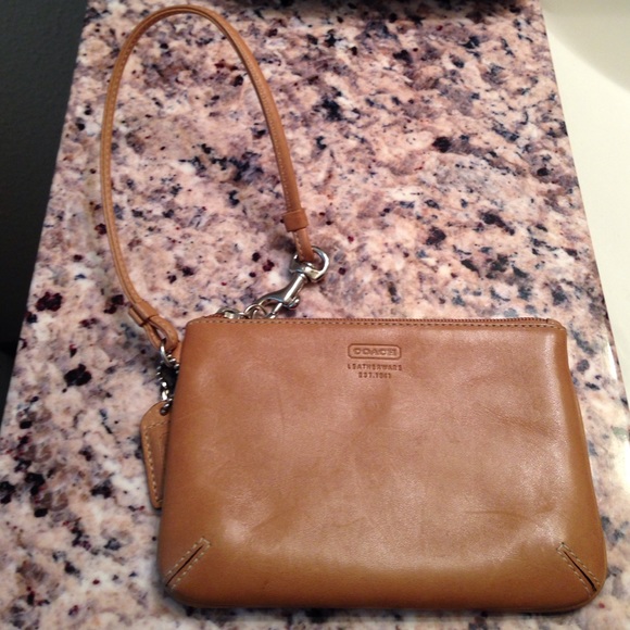 Coach wristlet, authenic