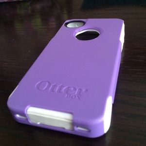 Light purple otter box for iphone 4s