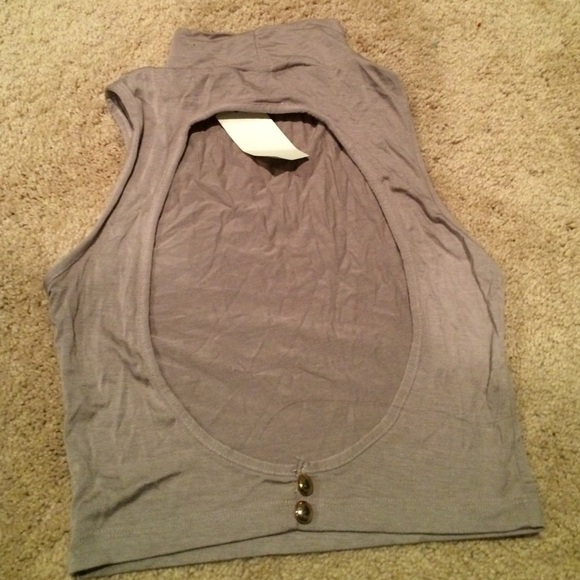 Backless top - Picture 2 of 4