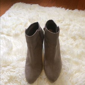 2-tone Booties