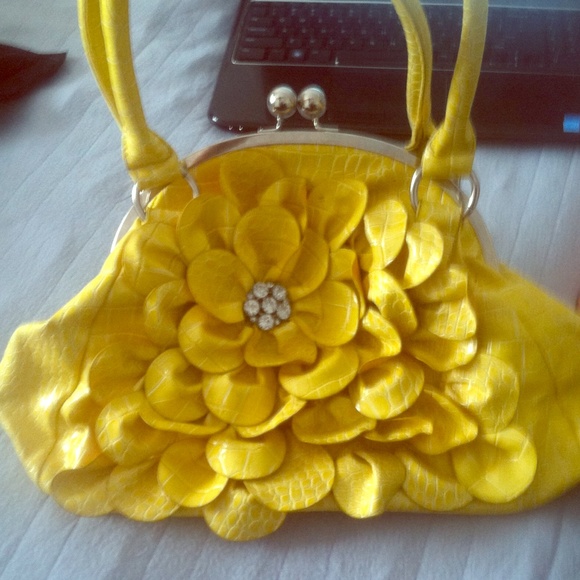 Yellow Purse - Picture 1 of 4