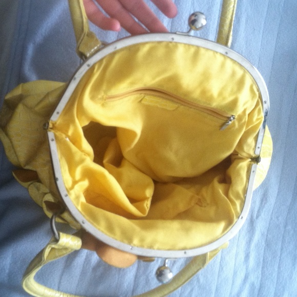 Yellow Purse - Picture 3 of 4