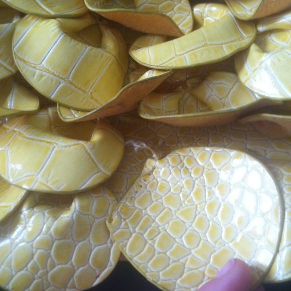 Yellow Purse - Picture 4 of 4