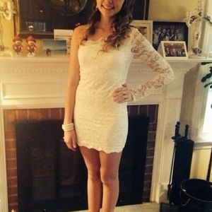 Cocktail/homecoming dress