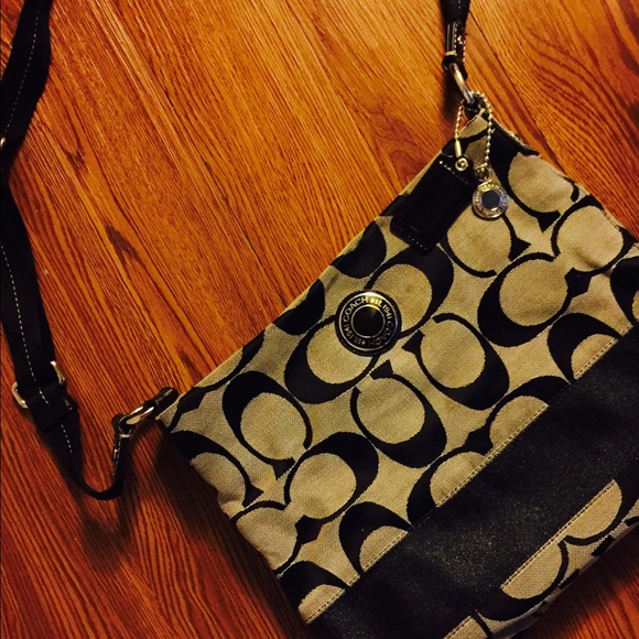 💢SALE💢 Coach Messenger bag 1 Day Only