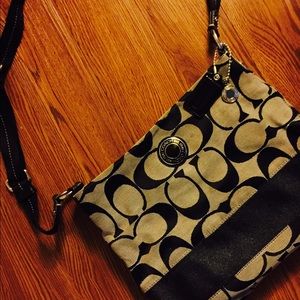 💢SALE💢 Coach Messenger bag 1 Day Only