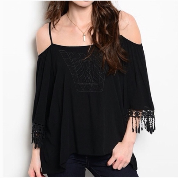 Tops - ❎LAST SIZE SMALL❎ Black Cutout Shoulder Boho