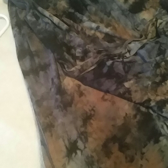 Beautiful multi colored maxi - Picture 2 of 2