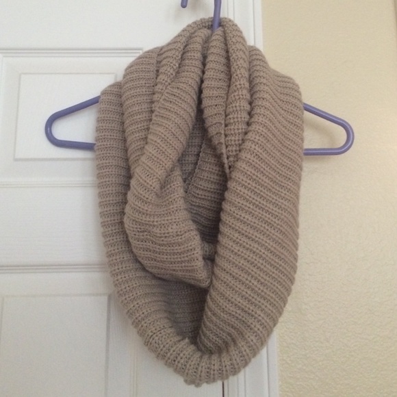 Infinity scarf & maxi skirt bundle