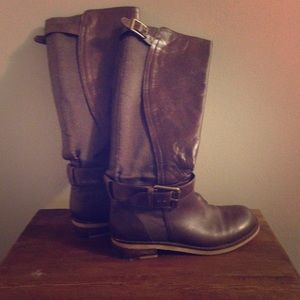 Brown boots gently used!