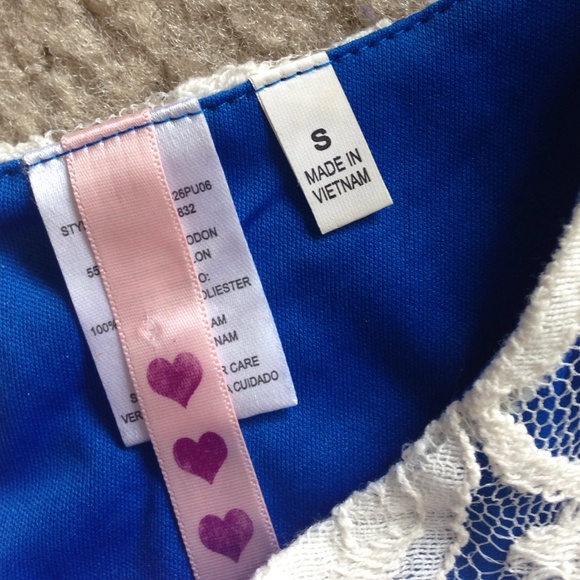 Flowy lace dress - Picture 2 of 2