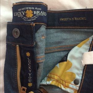 LUCKY BRAND straight leg jeans (like new!)