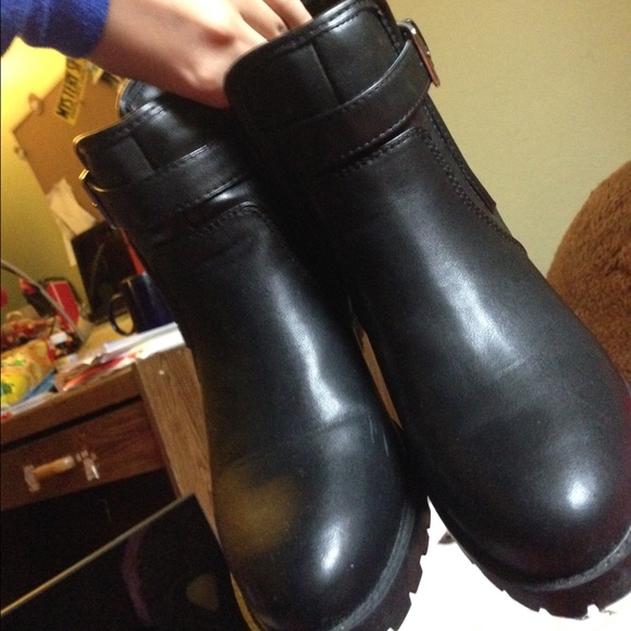 Quilted Ankle Boots - Picture 3 of 3