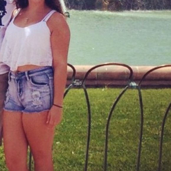 SOLD๐๐๐๐HIGH WAIST TRIBAL JEAN SHORTS๐ท - Picture 4 of 4