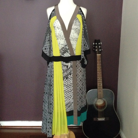 BCBGMaxAzria Dresses & Skirts - ❌SOLD❌ BCBG Runway Edition Magda Dress