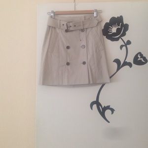 Trench skirt