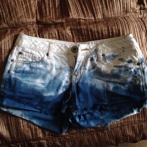 Blue/ white ombré shorts!