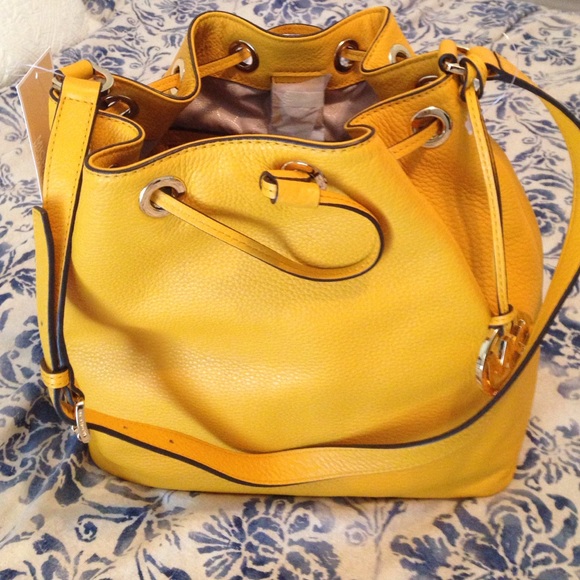 Michael Kors Handbags - 💥💥REDUCED 💥💥 Michael Kors Jules Handbag.