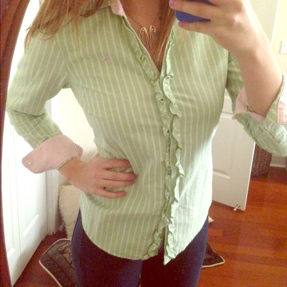Vineyard Vines Tops - Vineyard Vines button down shirt