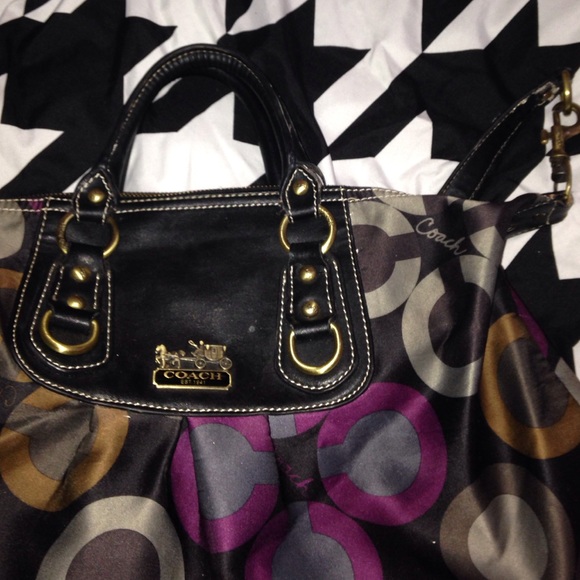 Coach purse - Picture 2 of 4