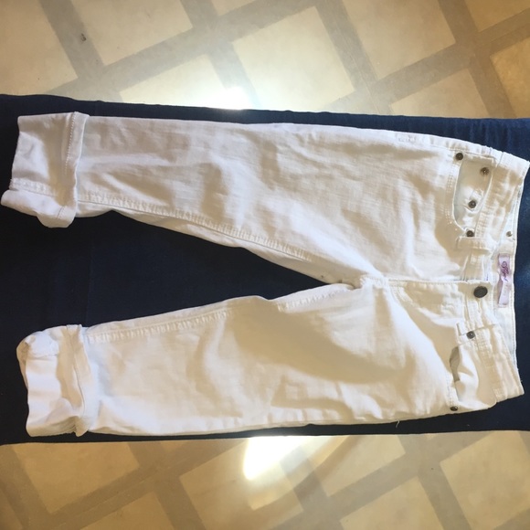 YOUTH! White Vigoss Capris