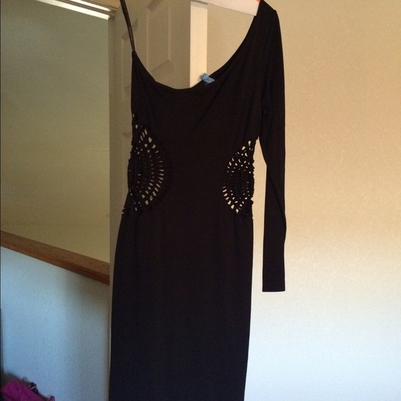Black bodycon dress