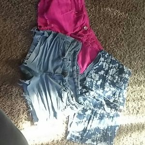 3 pair of barely worn shorts dont fit no more