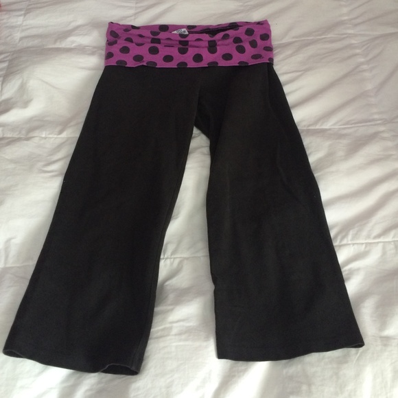 Knee length yoga pants