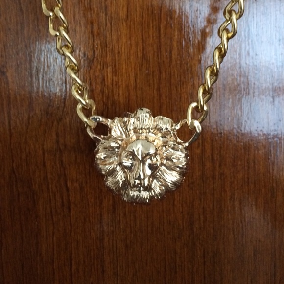 Glamorous Gold Lion