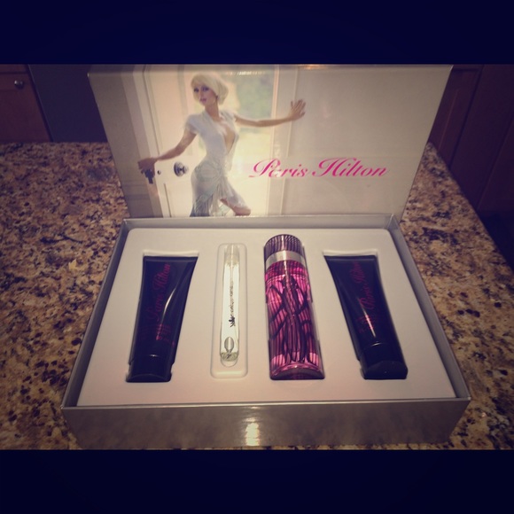 Paris Hilton perfume set