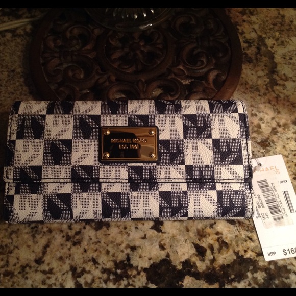 MICHAEL Michael Kors Clutches & Wallets - 💢 sale💢NWT Michael Kors wallet/checkbook