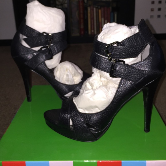 *RESERVED* Charles David Foxxy Heels