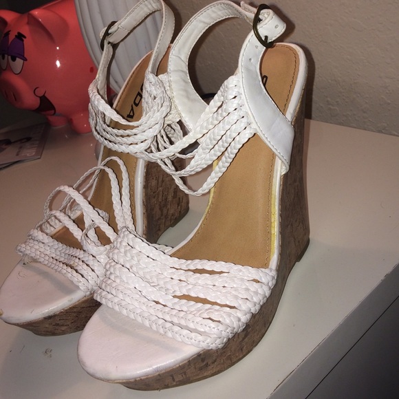 White wedges