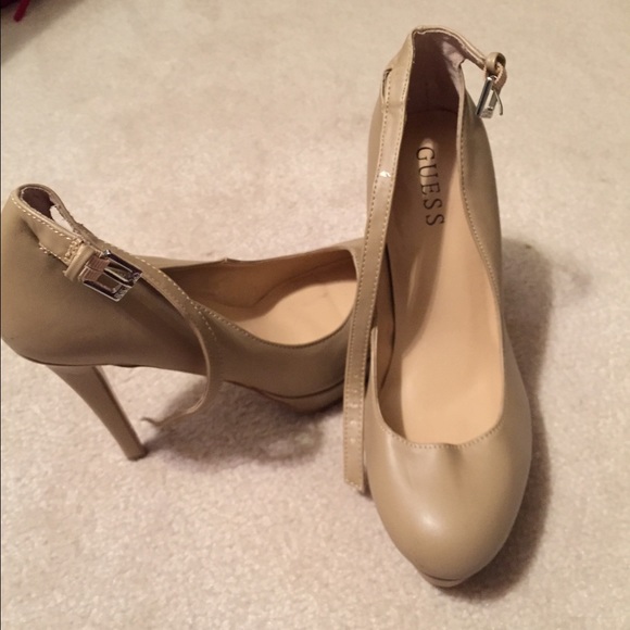 Nude Pumps with ankle strap