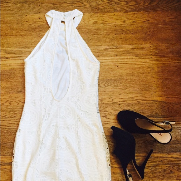 Mystic white lace dress - Picture 2 of 3