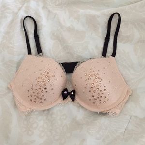 VS fashion show bra