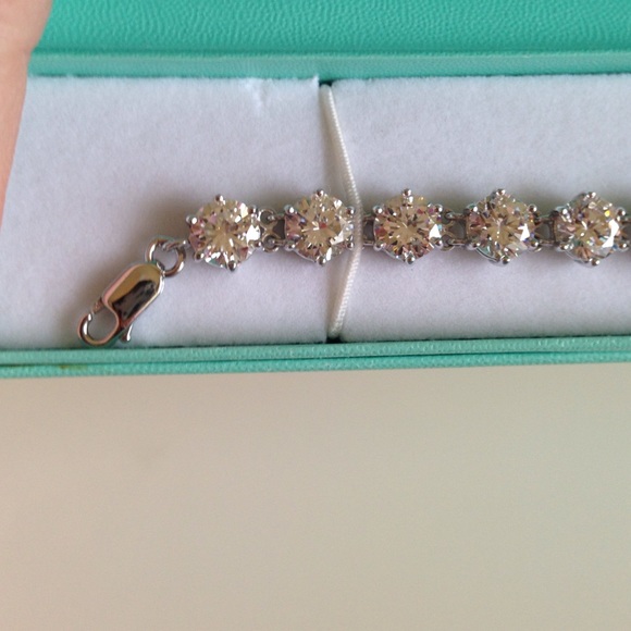 QVC UK Silver and Diamonique bracelet 7inches - Picture 2 of 4