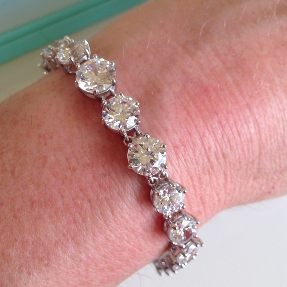 QVC UK Silver and Diamonique bracelet 7inches - Picture 3 of 4