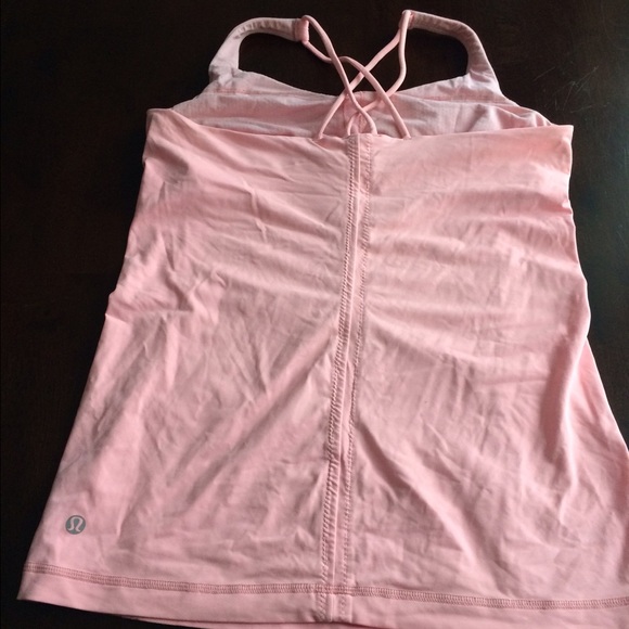 Lululemon free to be tank