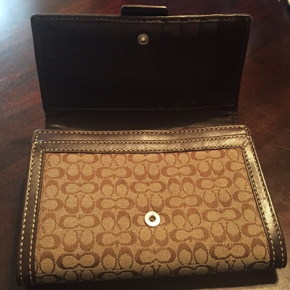 REDUCED Coach Signature Wallet - Picture 2 of 4