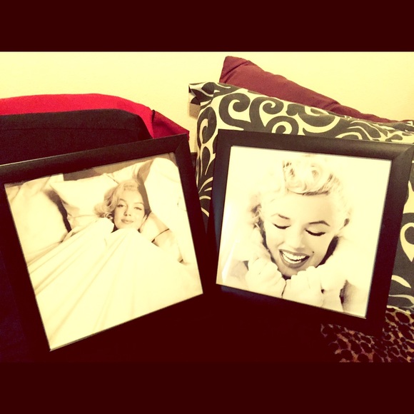Two medium size square Marilyn Manroe   Pictures!