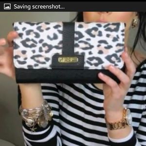 Looking for jessica simpson clutch wallet