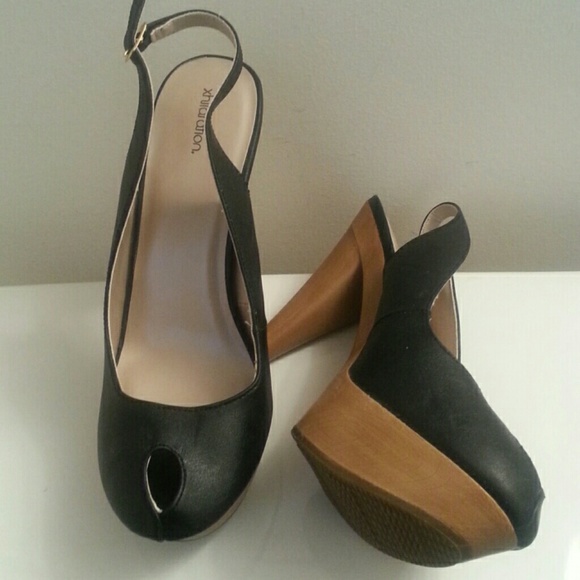 *NEW* Black Slingback Pumps - Picture 3 of 4