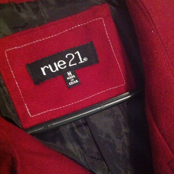 Red jacket - Picture 2 of 2