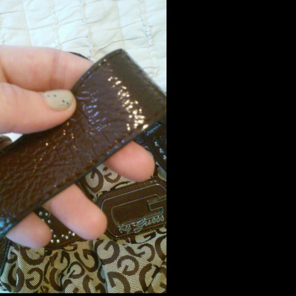 Guess Purse - Picture 3 of 4