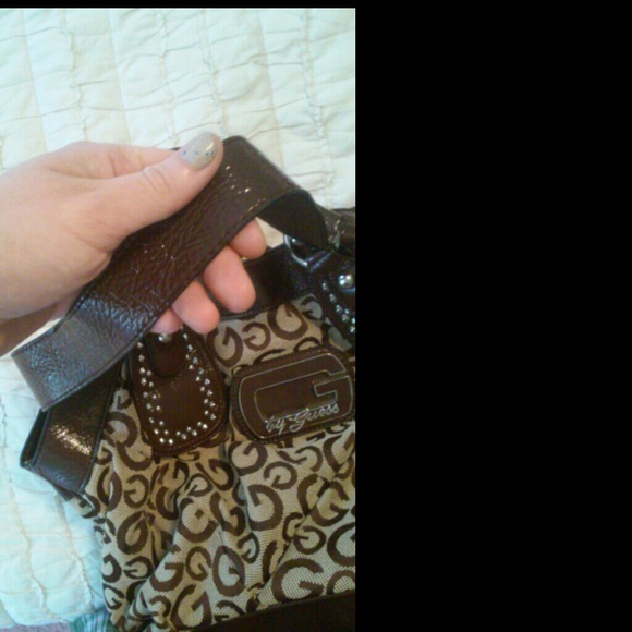 Guess Purse - Picture 4 of 4