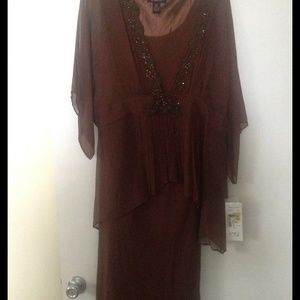 Ladies chiffon 2 piece dress.