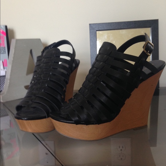Black Wedges
