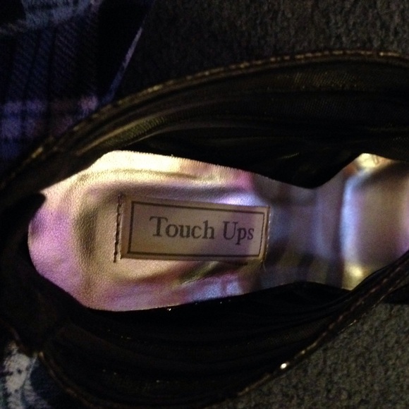 Size 8 heels - Picture 3 of 4